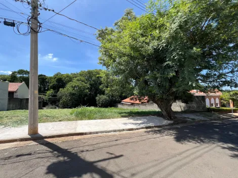 Terreno à venda no bairro Terras do Engenho com frente para 2 ruas.

Leve declive.

