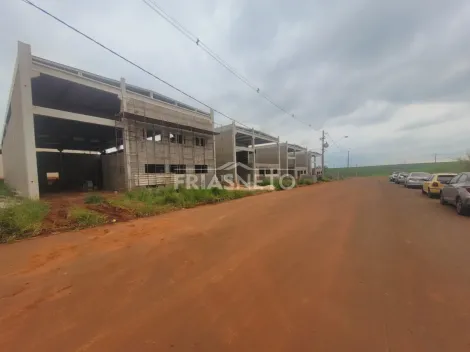 Galpão industrial para locação em Piracicaba com localização estratégica, entre distritos industriais Uninorte I e condomínio Uninorte II
Galpão em fase de construção que será entregue com:
- aproximadamente 800m² de área construída, sendo a área do terreno de 1.000m²;
- Pé direito de 9m;
- porta de 6m x 5m;
- Piso de alta resistência;
- Escritório
- Recuo para vários veículos;

Este é o galpão ideal para empresas que buscam um espaço amplo e bem localizado para suas atividades industriais. Agende sua visita.