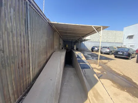 imagem 3 - Barracão Comercial no Algodoal com 408 m², Pé-Direito Alto e Amplo Estacionamento imagem 3 - Barracão Comercial no Algodoal com 408 m², Pé-Direito Alto e Amplo Estacionamento