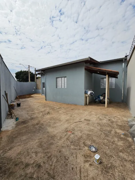 imagem 1 - Casa 2 quartos para alugar com garagem imagem 1 - Casa 2 quartos para alugar com garagem