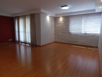 Apartamento á venda no Centro, com 3 suítes completas com armários, sendo 1 com hidro e closet, sala 3 ambientes com ampla sacada, lavabo, cozinha planejada, área de serviço com armário, dependência e banheiro de serviço e 3 vagas de garagem.  
Condomínio oferece área de lazer completa e mobiliada, salão de festa, jogos, playground, espaço gourmet com churrasqueira, piscina adulto e infantil. Localização privilegiada.
Aceita financiamento.